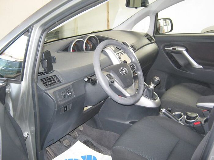 Toyota Verso 2l