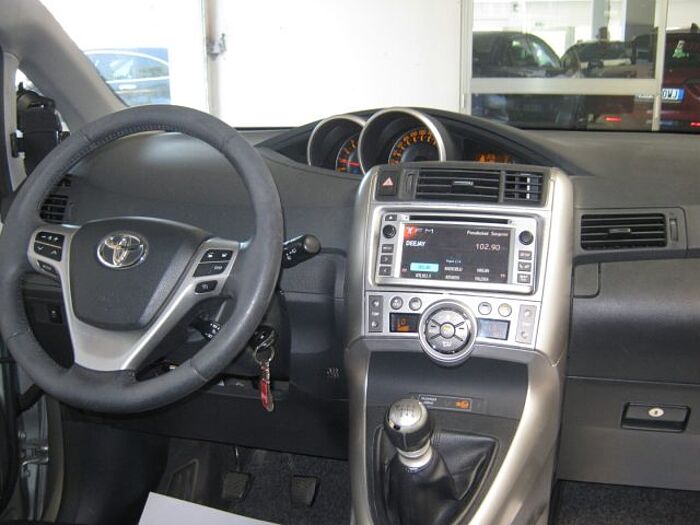 Toyota Verso 2l